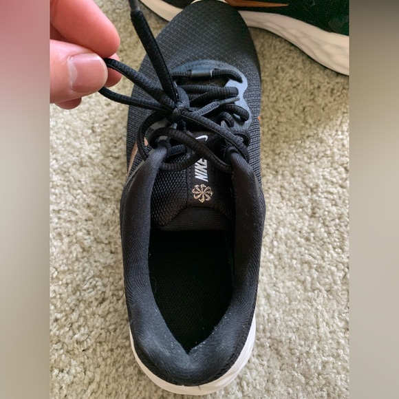 Nike Women’s Revolution 6 Running Shoes - size 7.5 - like new - Picture 3 of 3